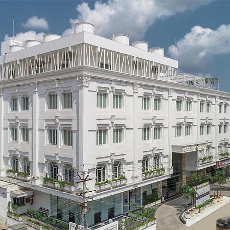 Hotel Annapurna De Royal Guntūr Zewnętrze zdjęcie