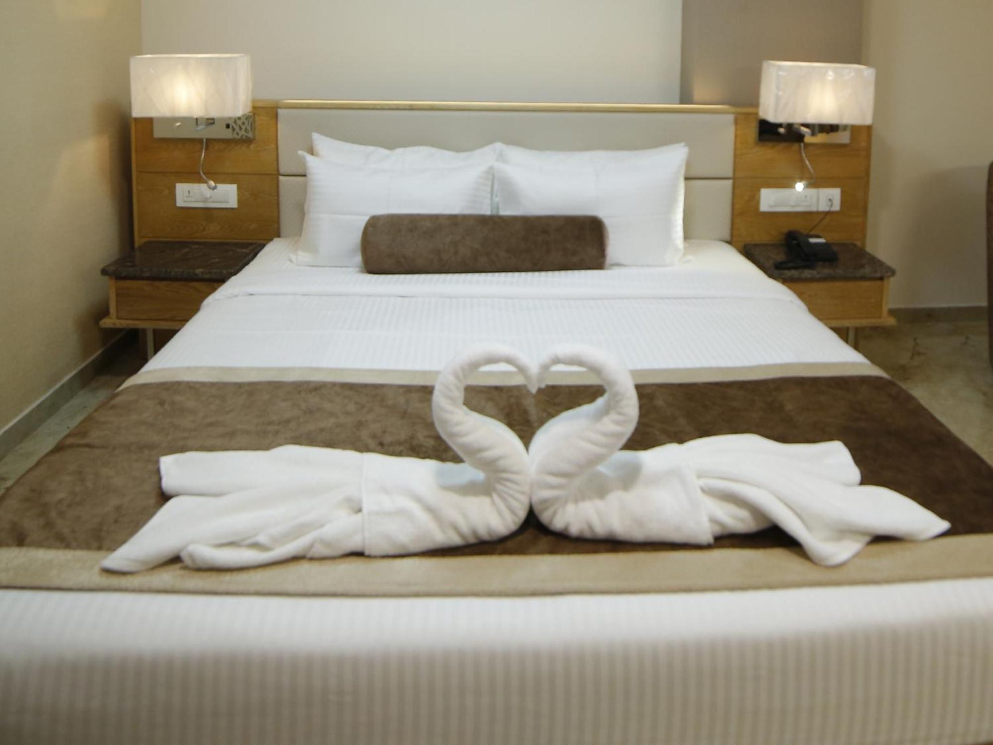 Hotel Annapurna De Royal Guntūr Zewnętrze zdjęcie