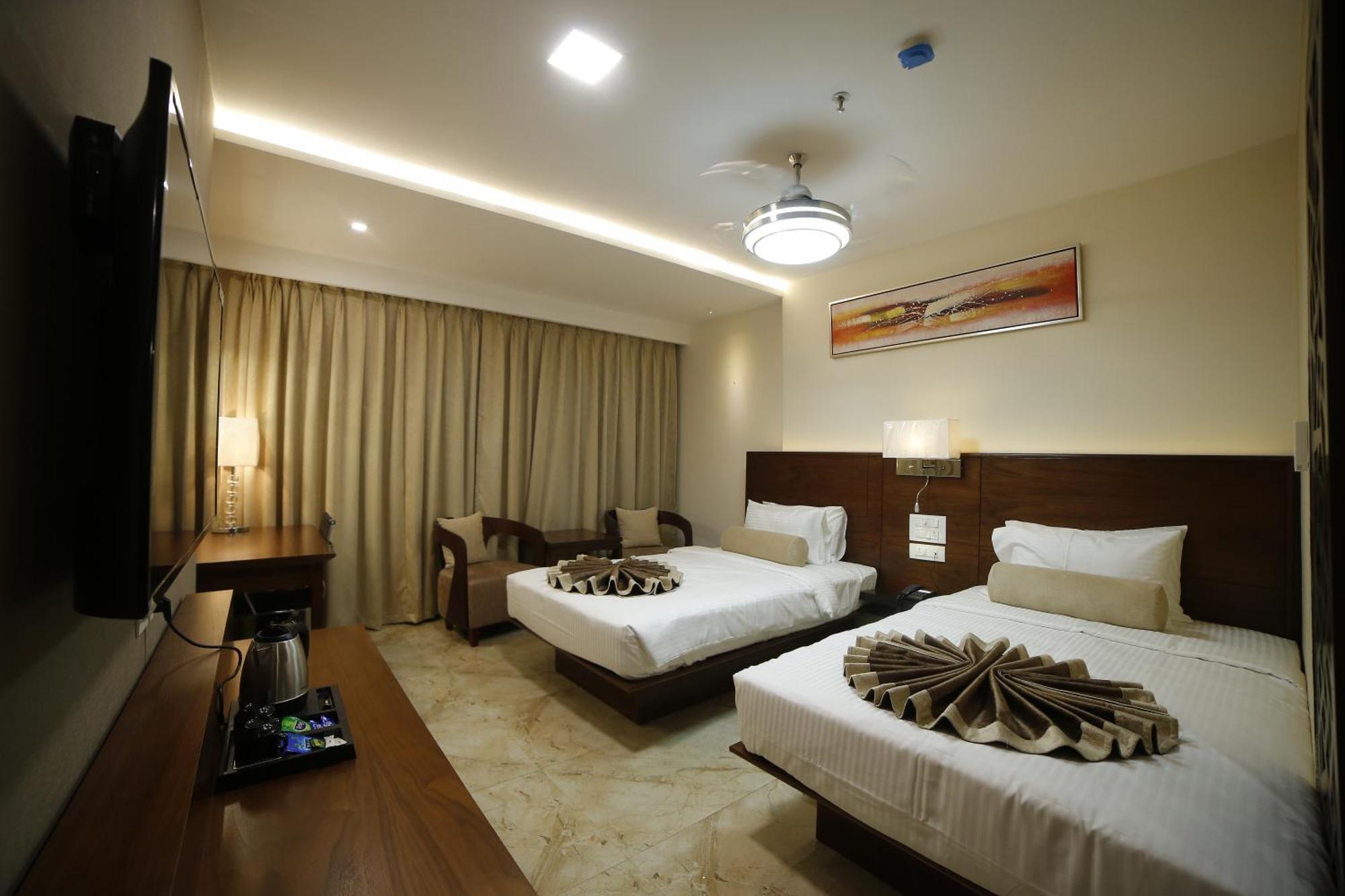 Hotel Annapurna De Royal Guntūr Zewnętrze zdjęcie